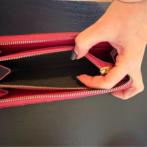 Yves Saint Laurent Grain De Poudre Matelasse Chevron Monogram Zip Around Wallet - Picture 8 of 8